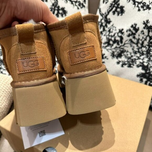 NWT UGG Women's Chestnut Classic Ultra Mini new Heights Booties - Picture 8 of 8